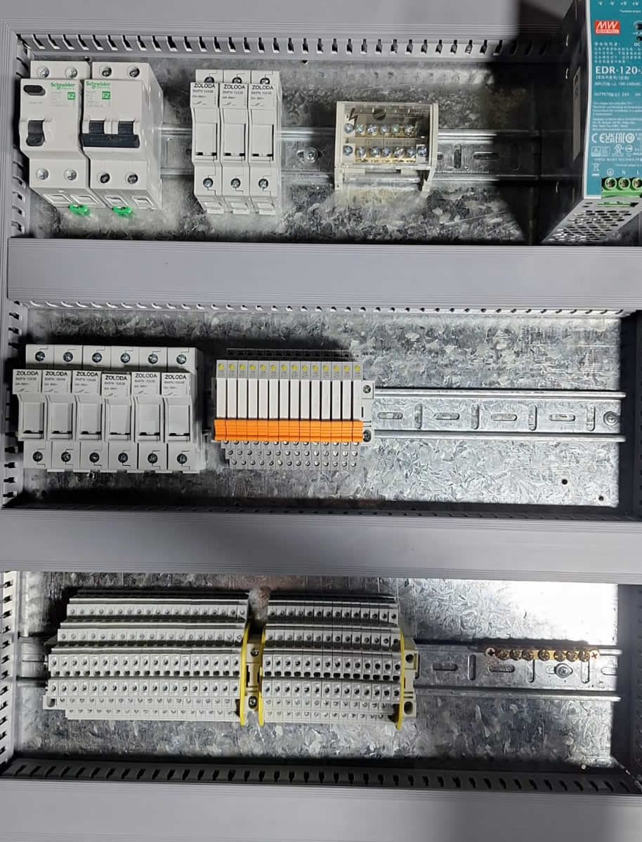 Construcción y cableado de tableros